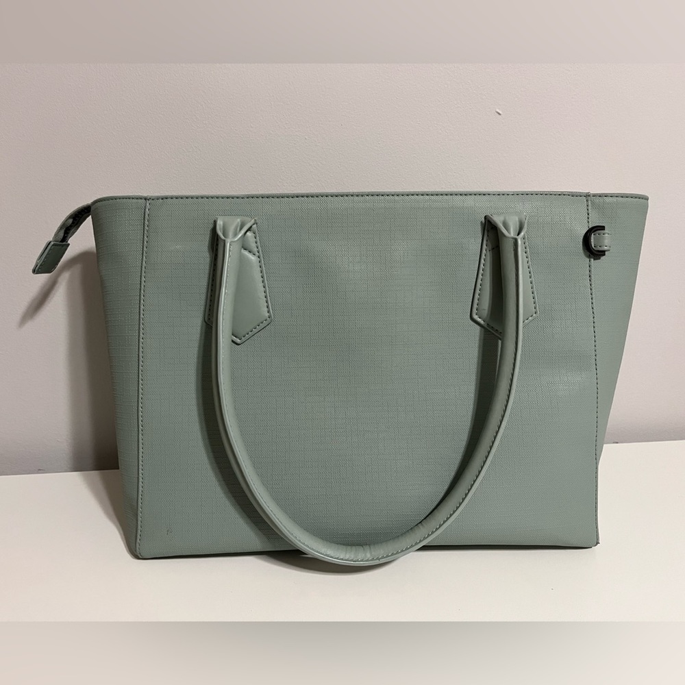 Dagne Dover Signature Tote bag